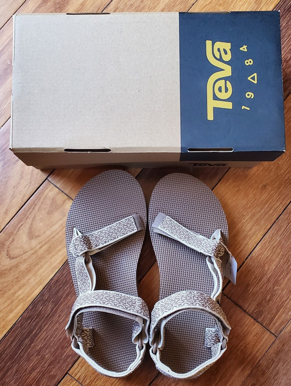 Teva NWT Brown/White Midform Sandals Size 7